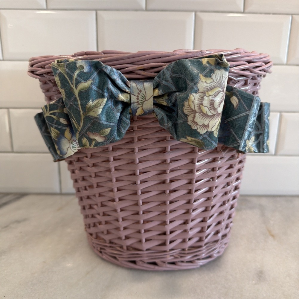 Vintage Pink/blush Wicker Trash Can With Blue Floral Bow Shabby Chic